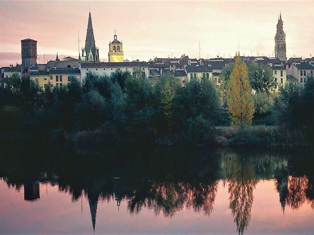 Aparcamiento para caravanas en Logroño