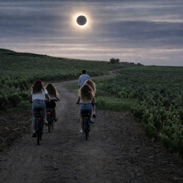 Eclipse solar total entre viñedos de La Rioja – Bodegas Lecea