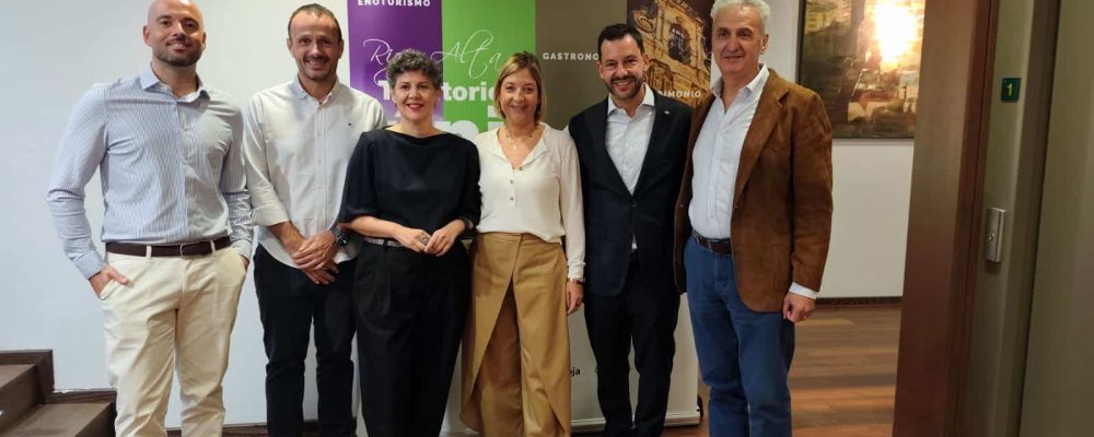 Políticas públicas para fomentar el turismo, a debate en una jornada celebrada en La Rioja Alta